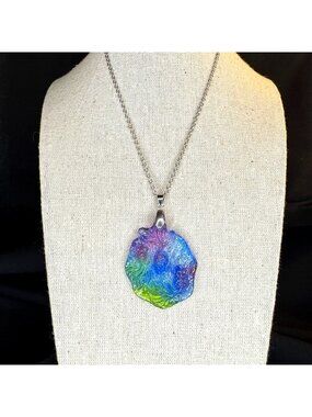 Multicolor Large Artisan Cut Glass Fish Design Stainless Steel Chain Size 23"